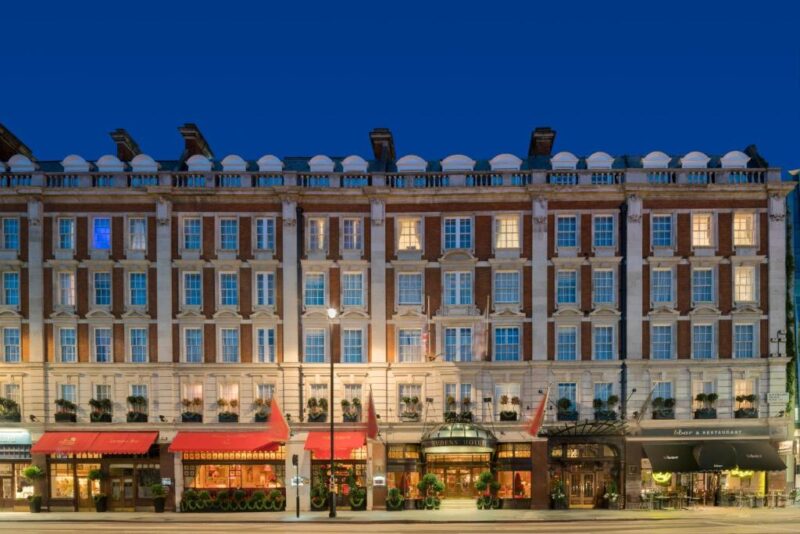 Royal Elegance vs. Trendy Vibes: London Hotel Face-off